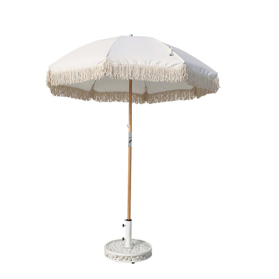 ポーランド人の屋外の2M木製のガラス繊維はふさが付いているまっすぐな日傘を肋骨で補強する